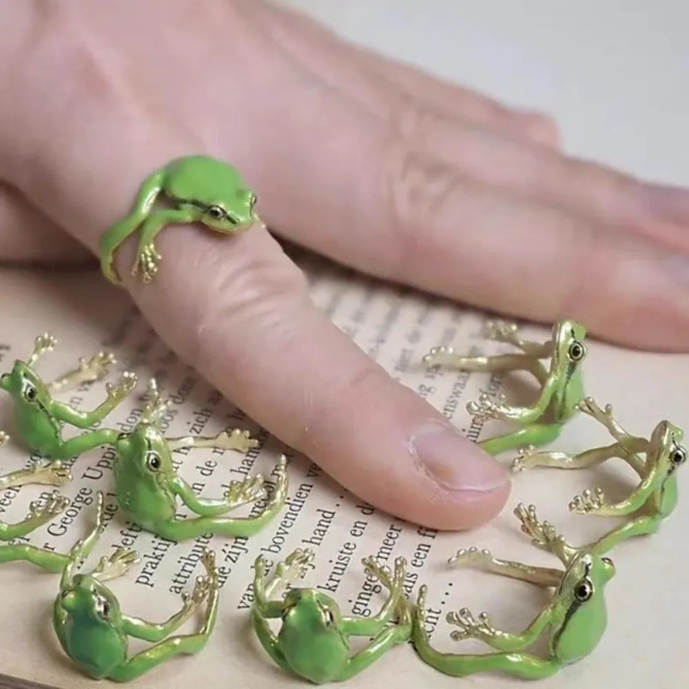 Mini Green Tree Frog Ring