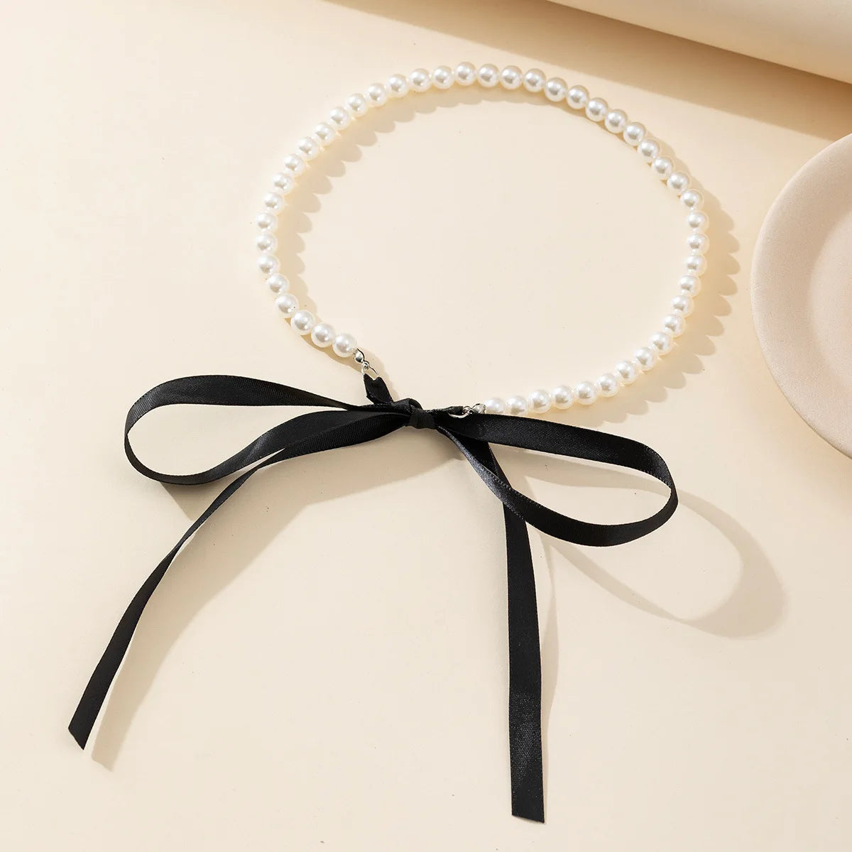 Salircon Korean Romantic Imitation Pearl Beaded Choker Fashion Black Velvet Adjustable Bow Necklace Banquet Wedding Jewelry