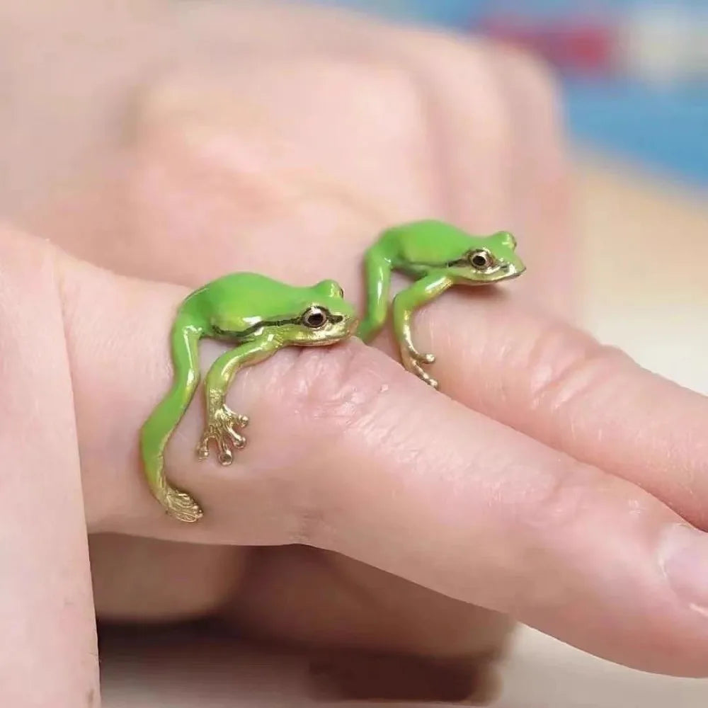 Mini Green Tree Frog Ring